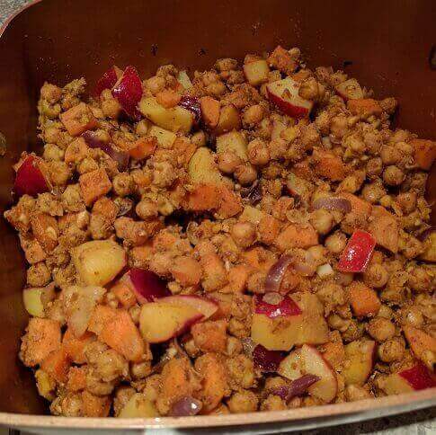 peanut buttered chick peas with carrots