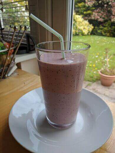 Healthy Strawberry Blueberry Banana Smoothie